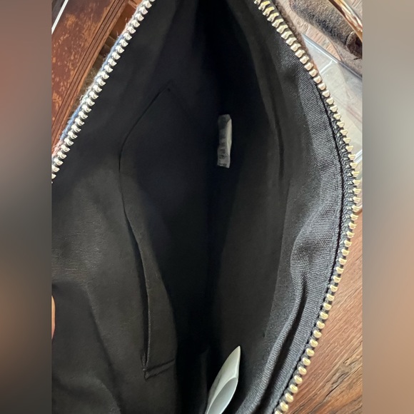 NWT CHARLIE PAGE plaid wool wristlet.  Brown, navy blue. - Picture 5 of 7